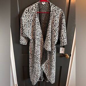 Medium Shirley kimono.